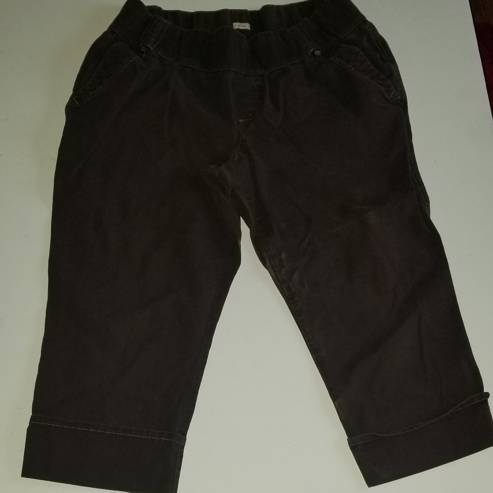 Old navy maternity capris
